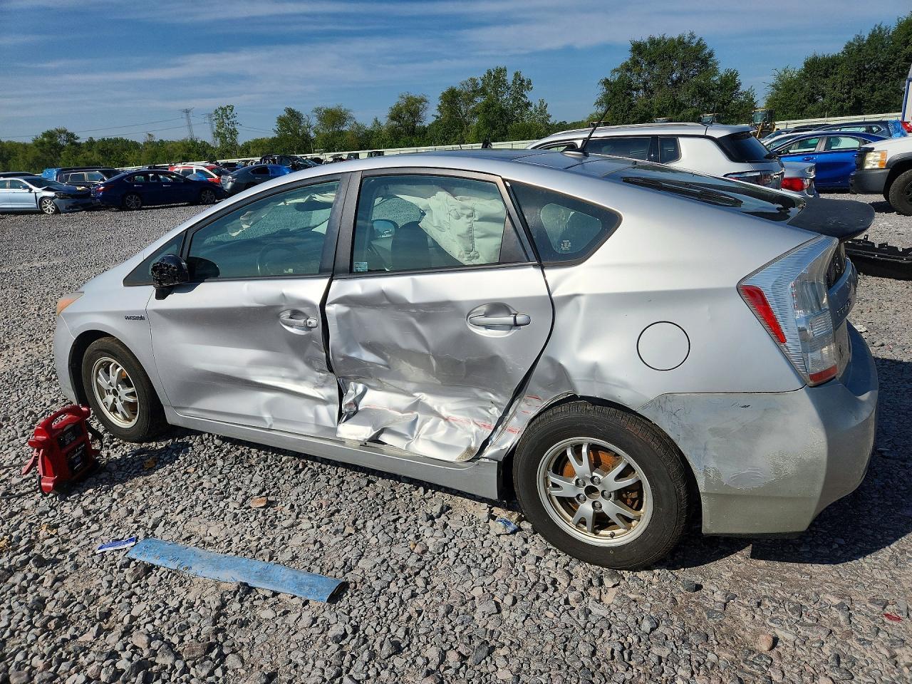 2011 Toyota Prius - Image 2