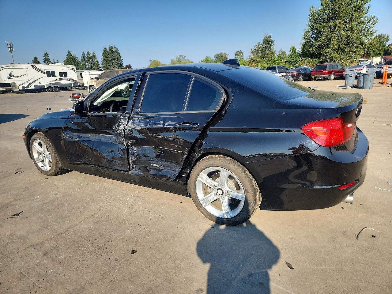2014 BMW 320 I - Image 2