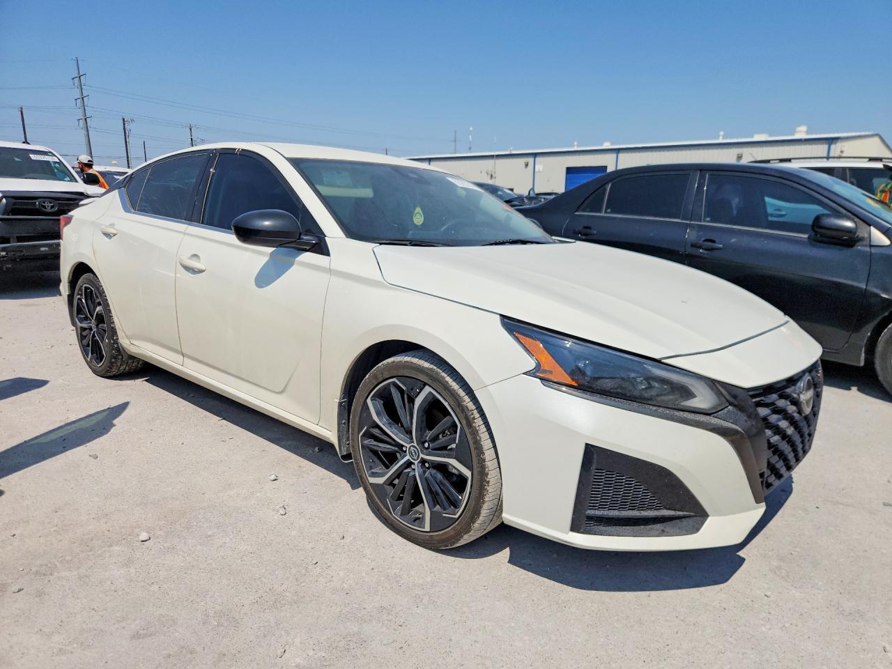 2023 Nissan Altima Sr - Image 4