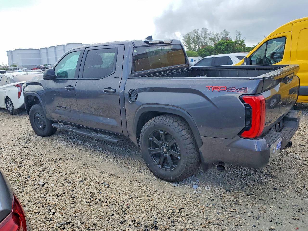 2022 Toyota Tundra Sr5 - Фото 2