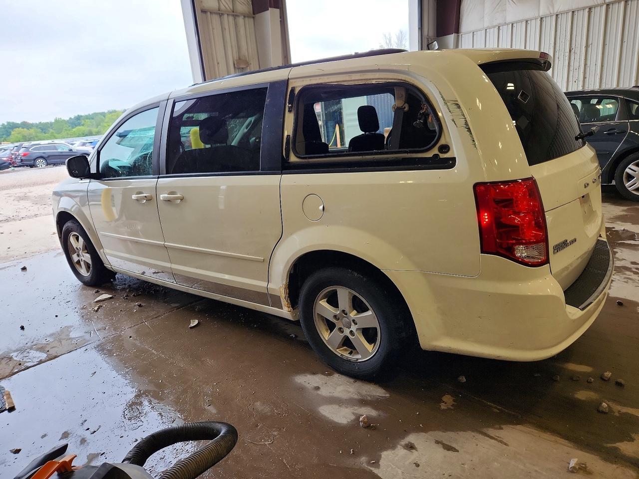 2012 Dodge Grand Caravan Sxt - Image 2