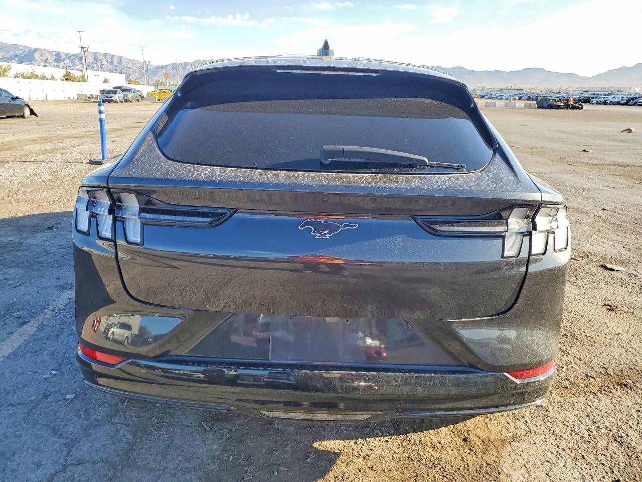 2022 Ford Mustang Mach-E Premium - Фото 6