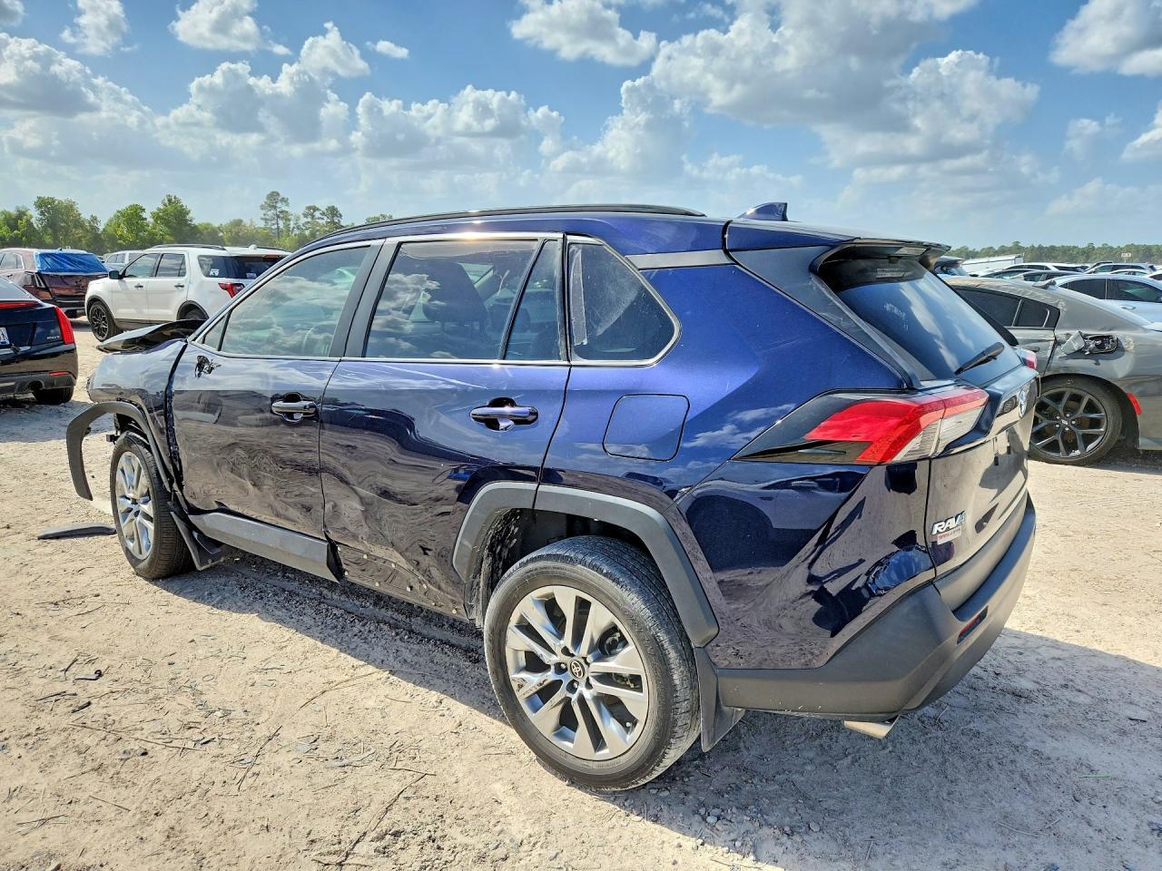 2024 Toyota Rav4 Xle Premium - Фото 2