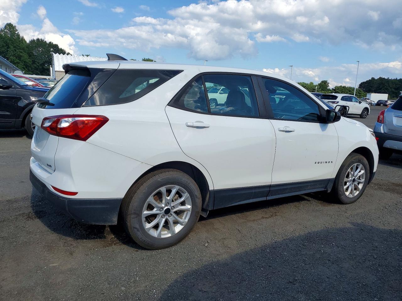 2020 Chevrolet Equinox Ls - Фото 3