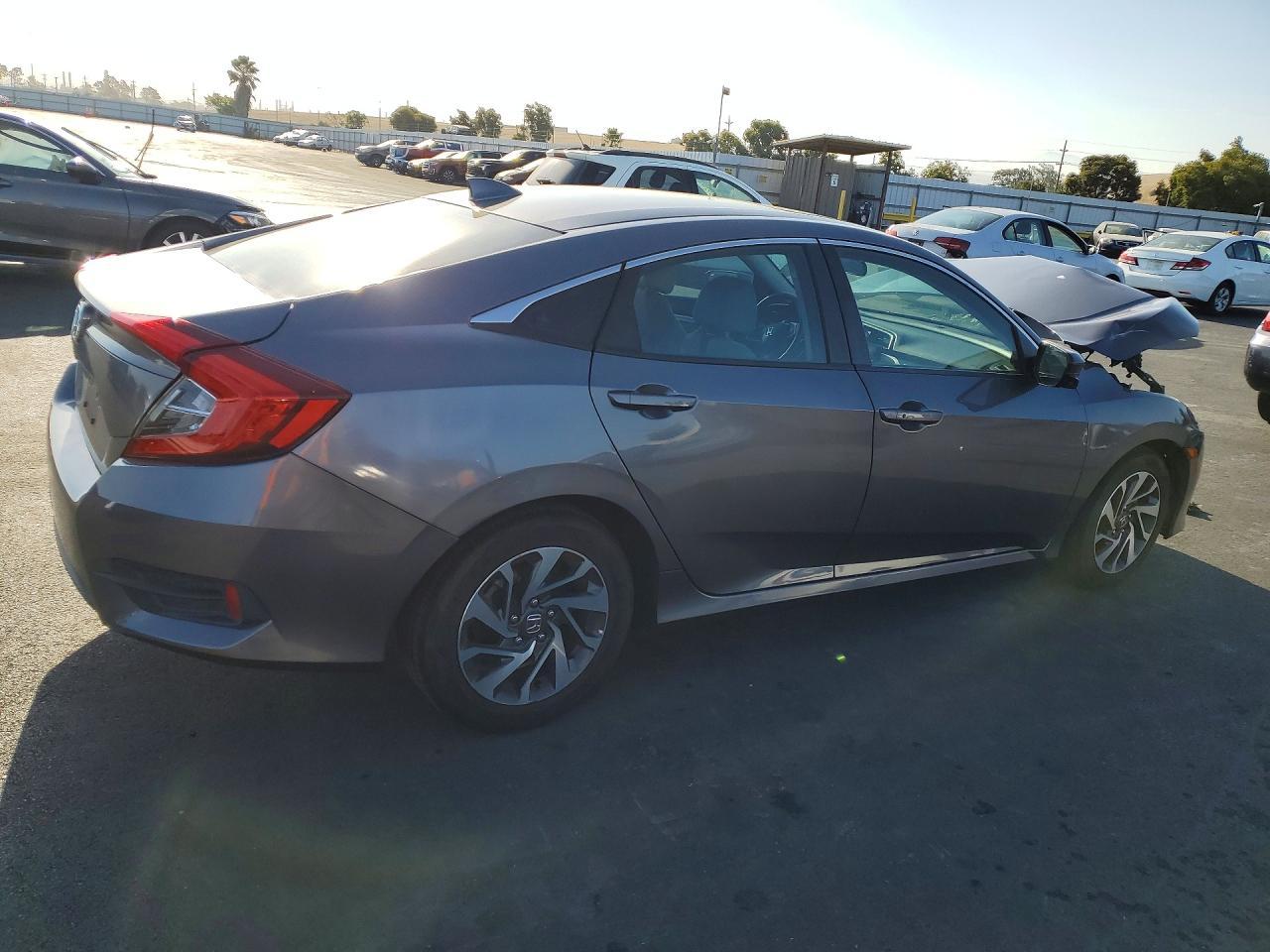 2018 Honda Civic Ex - Фото 3