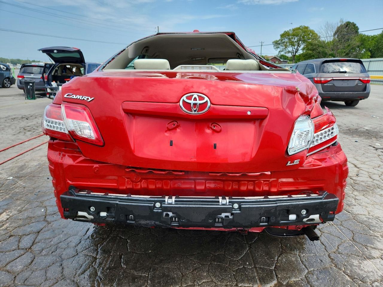 2011 Toyota Camry Le - Image 6