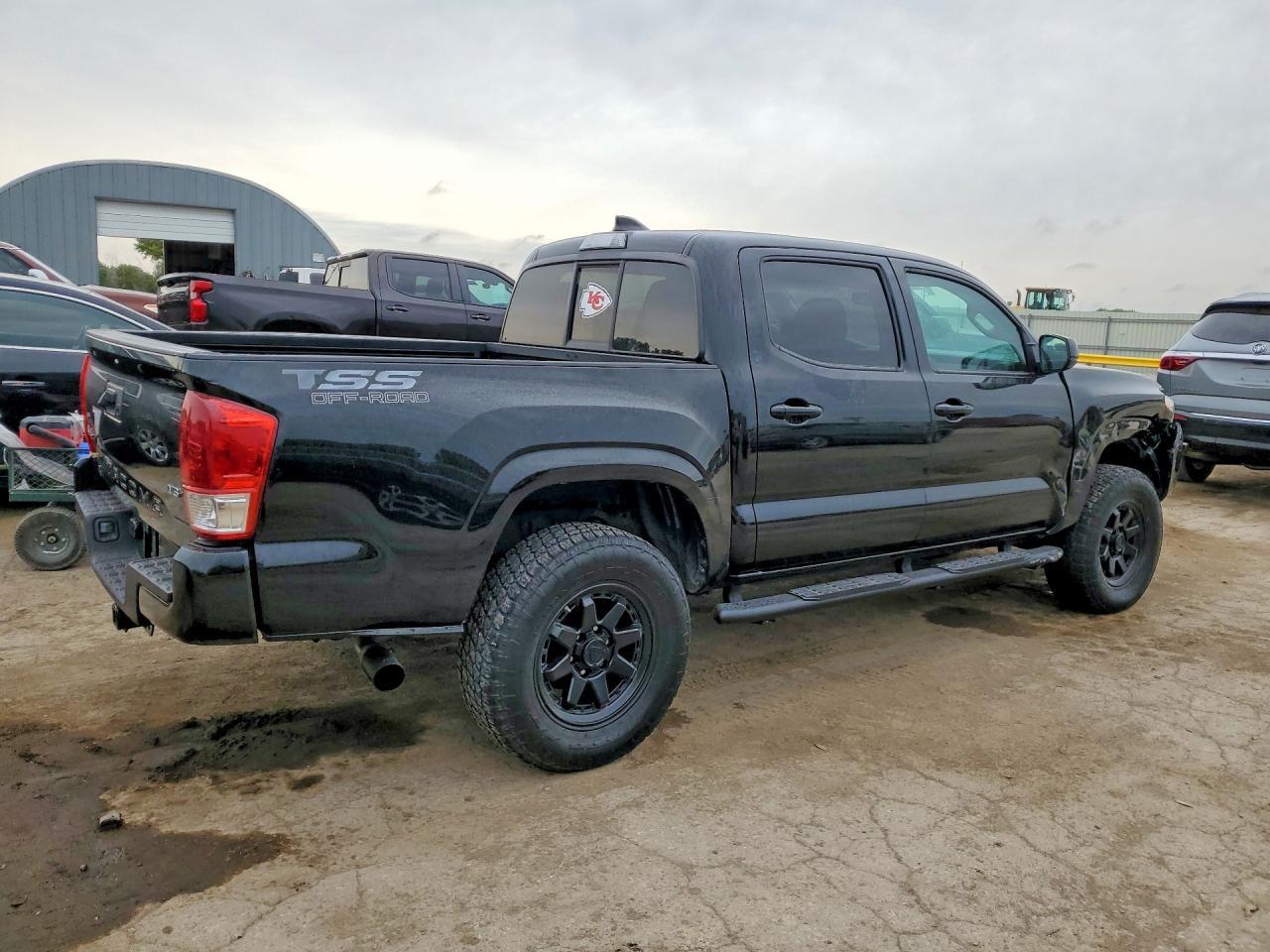 2023 Toyota Tacoma Sr V6 - Image 3