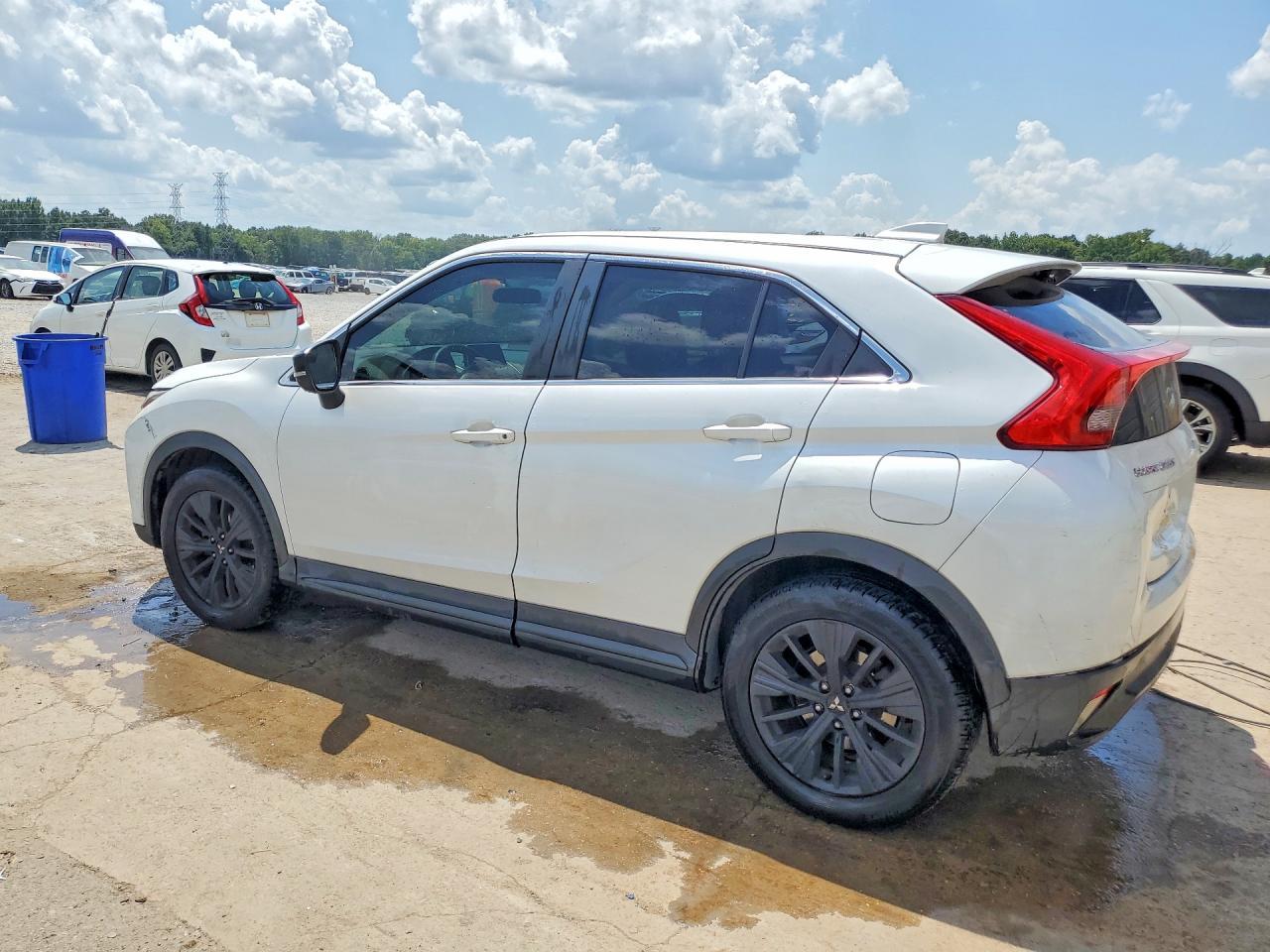 2020 Mitsubishi Eclipse Cross Le - Фото 2