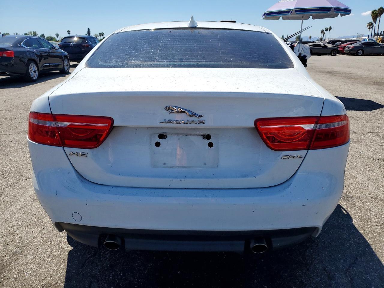 2018 Jaguar Xe - Фото 6