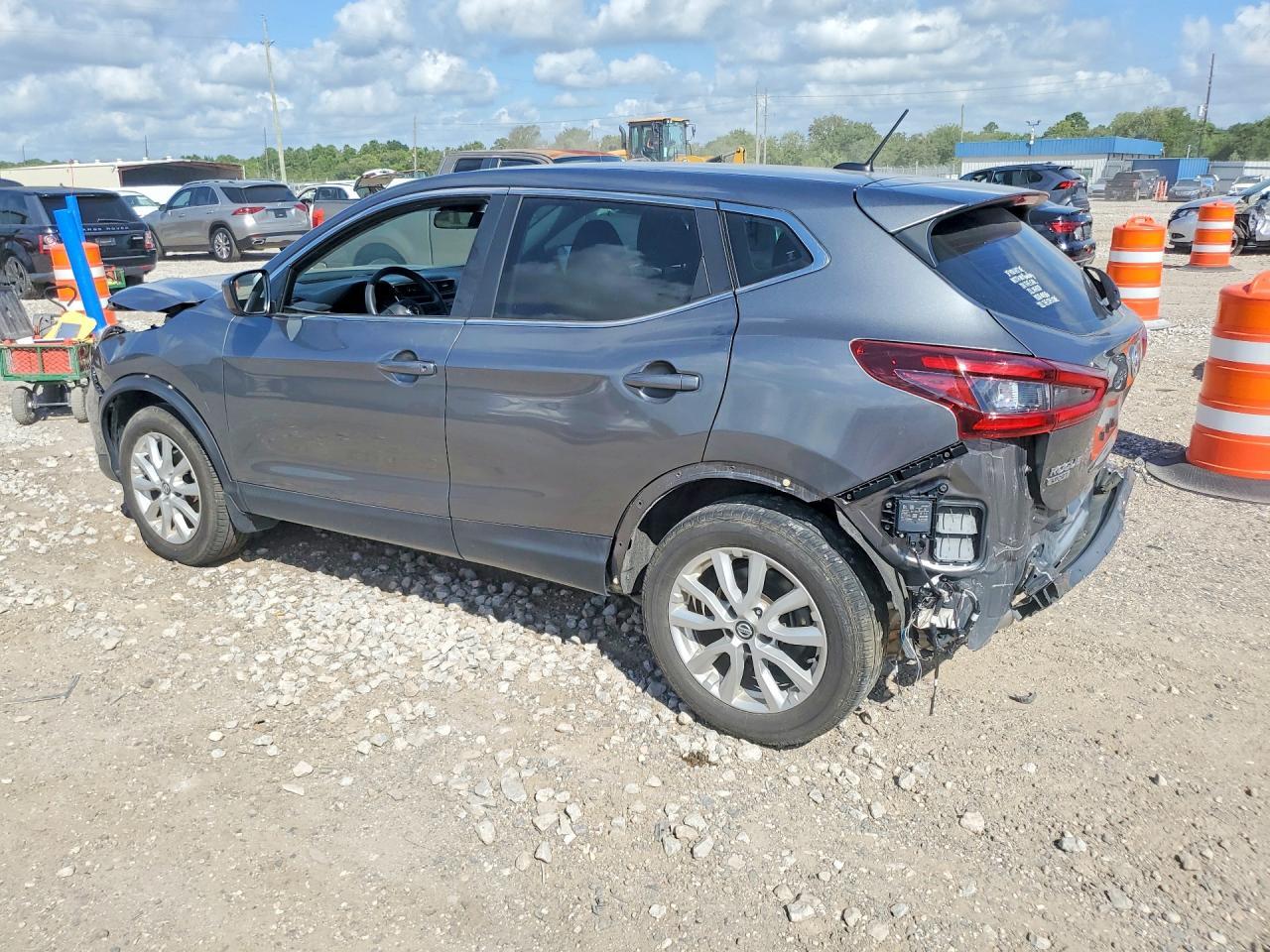 2020 Nissan Rogue Sport S - Фото 2