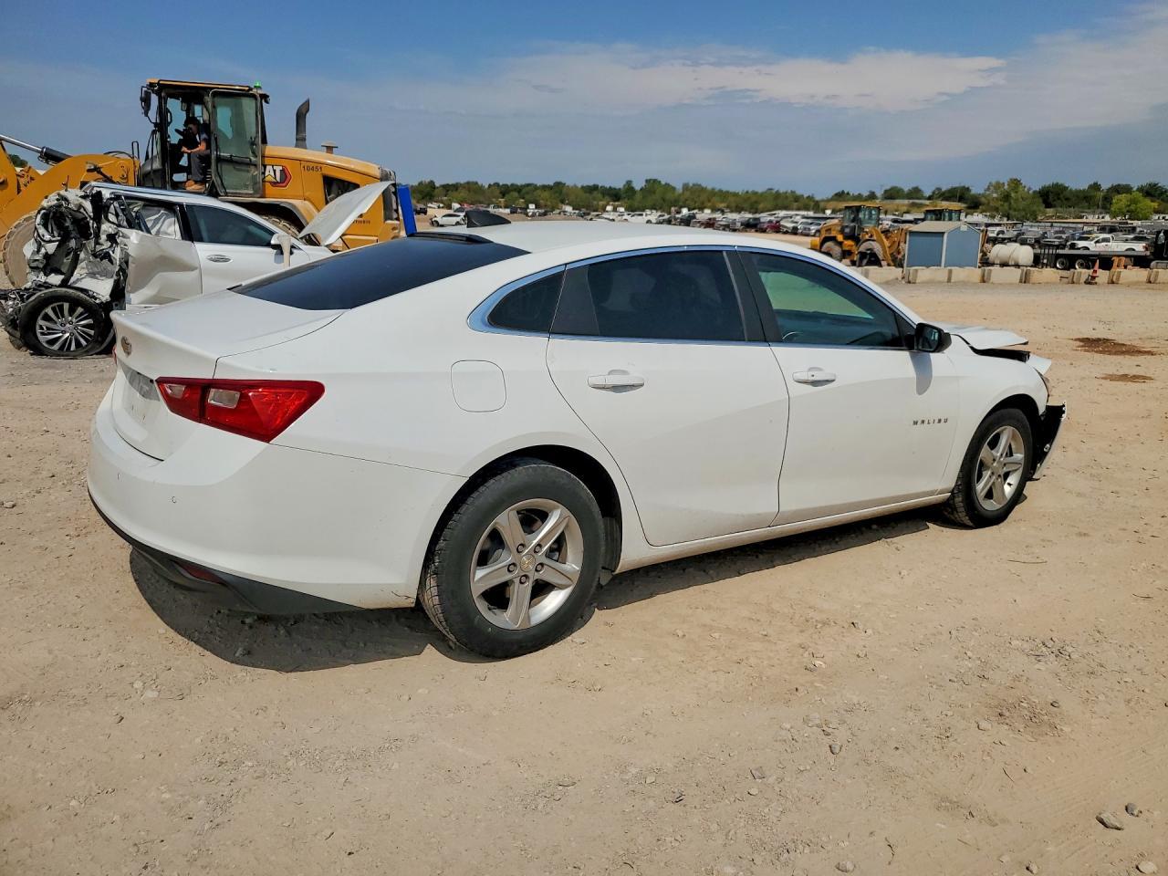 2020 Chevrolet Malibu Ls - Фото 3