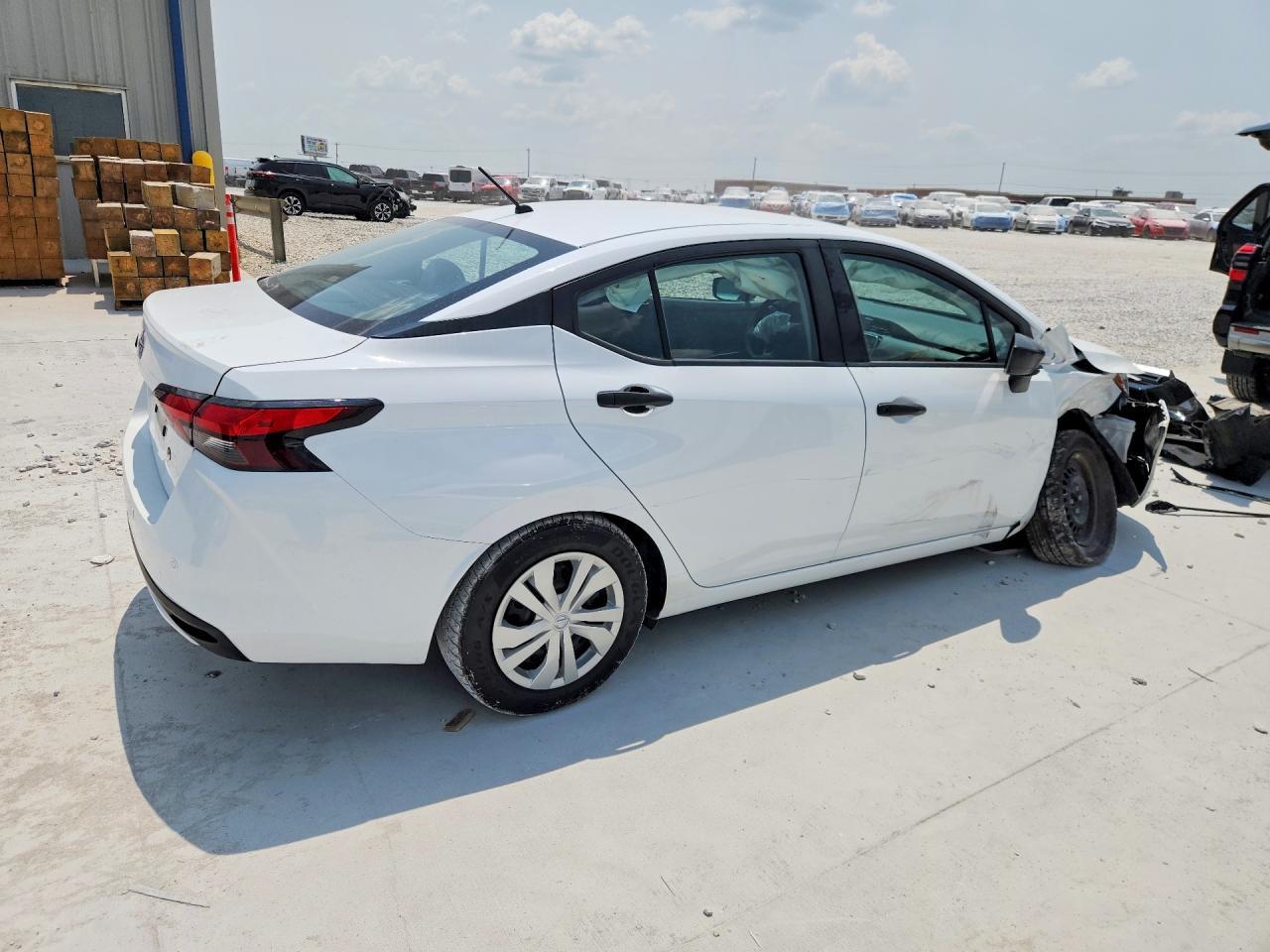 2024 Nissan Versa S - Image 3