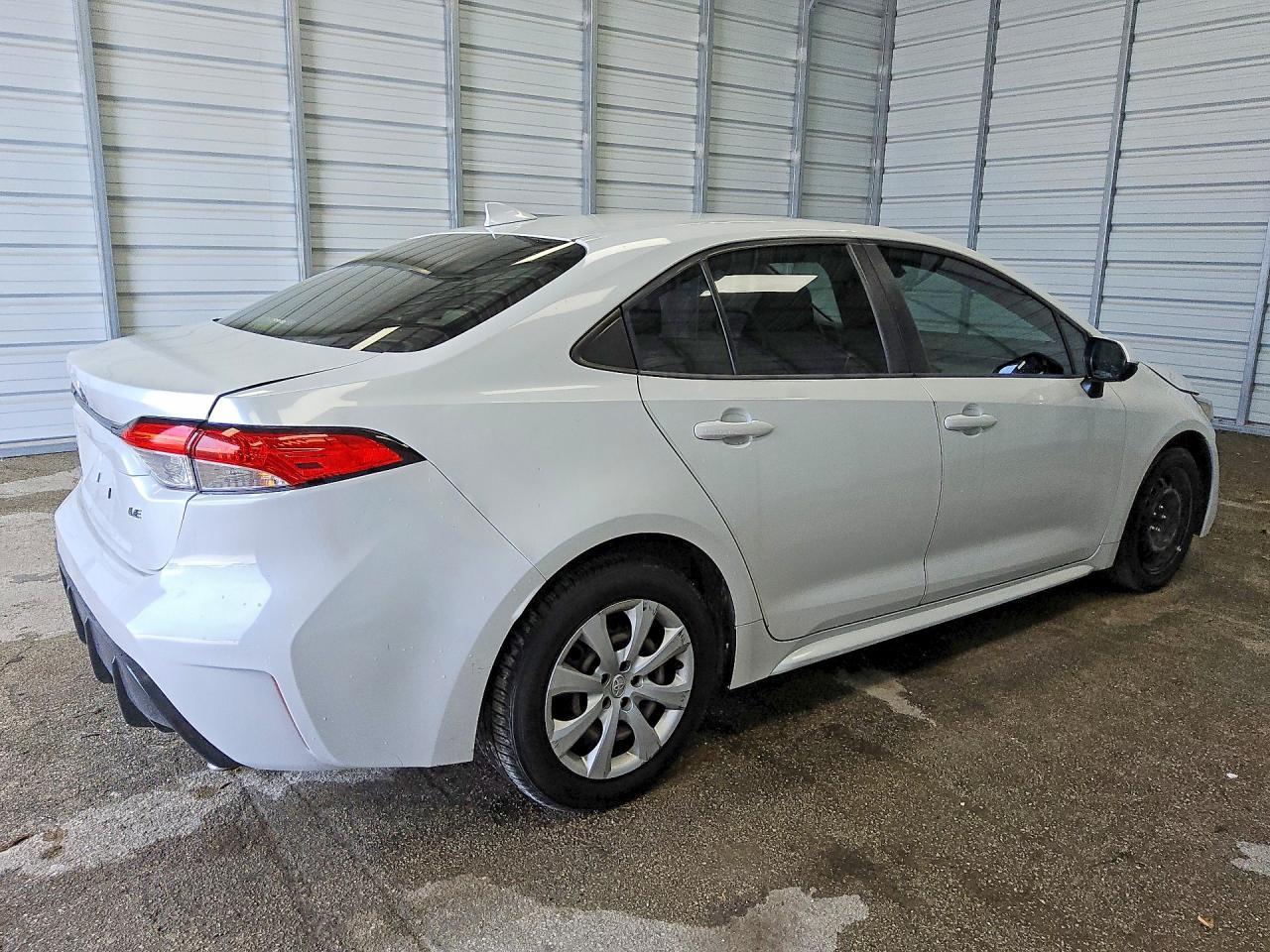 2022 Toyota Corolla Le - Image 3