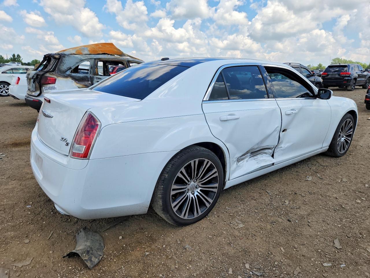 2013 Chrysler 300 S - Фото 3