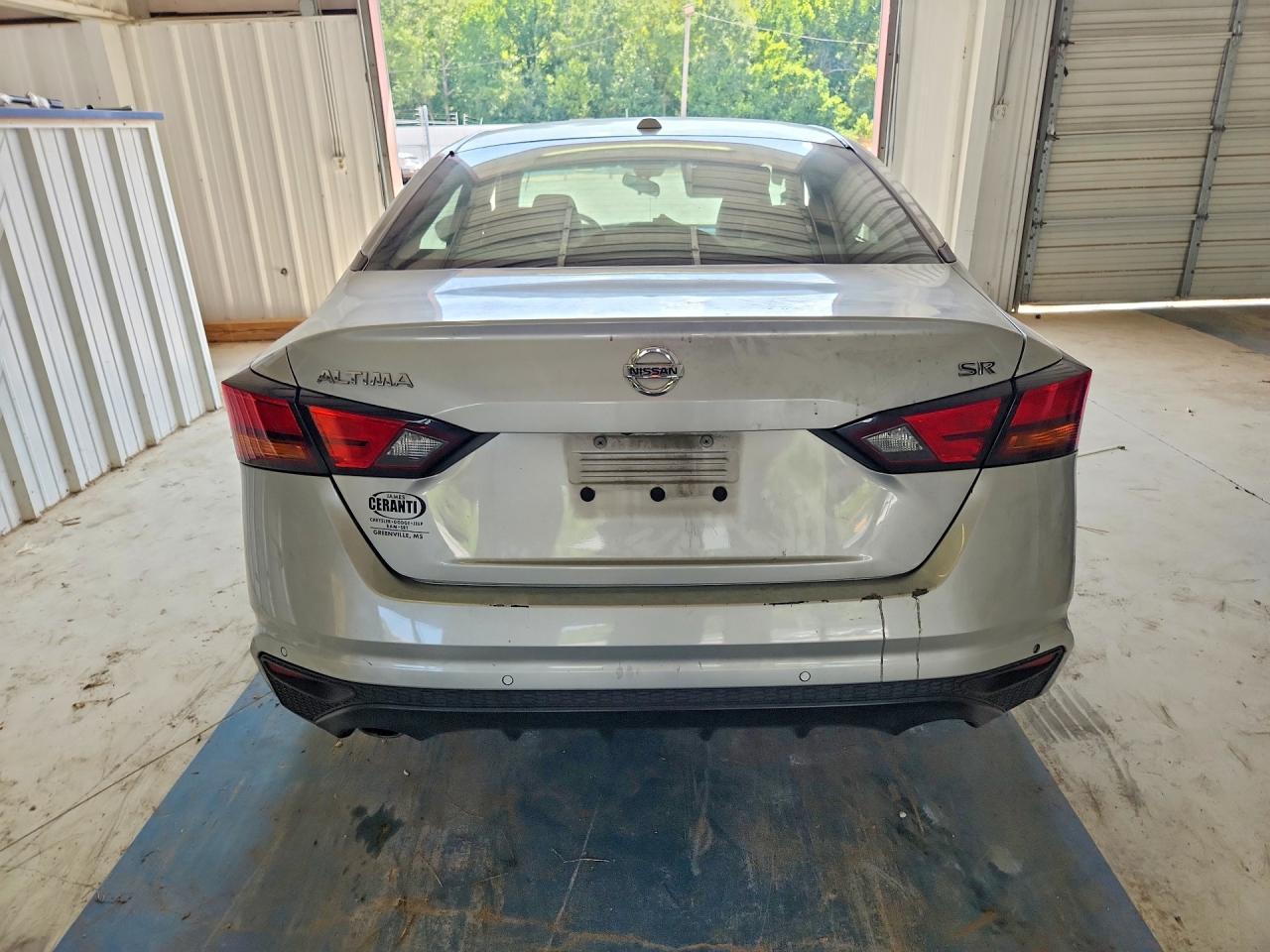 2022 Nissan Altima Sr - Image 6