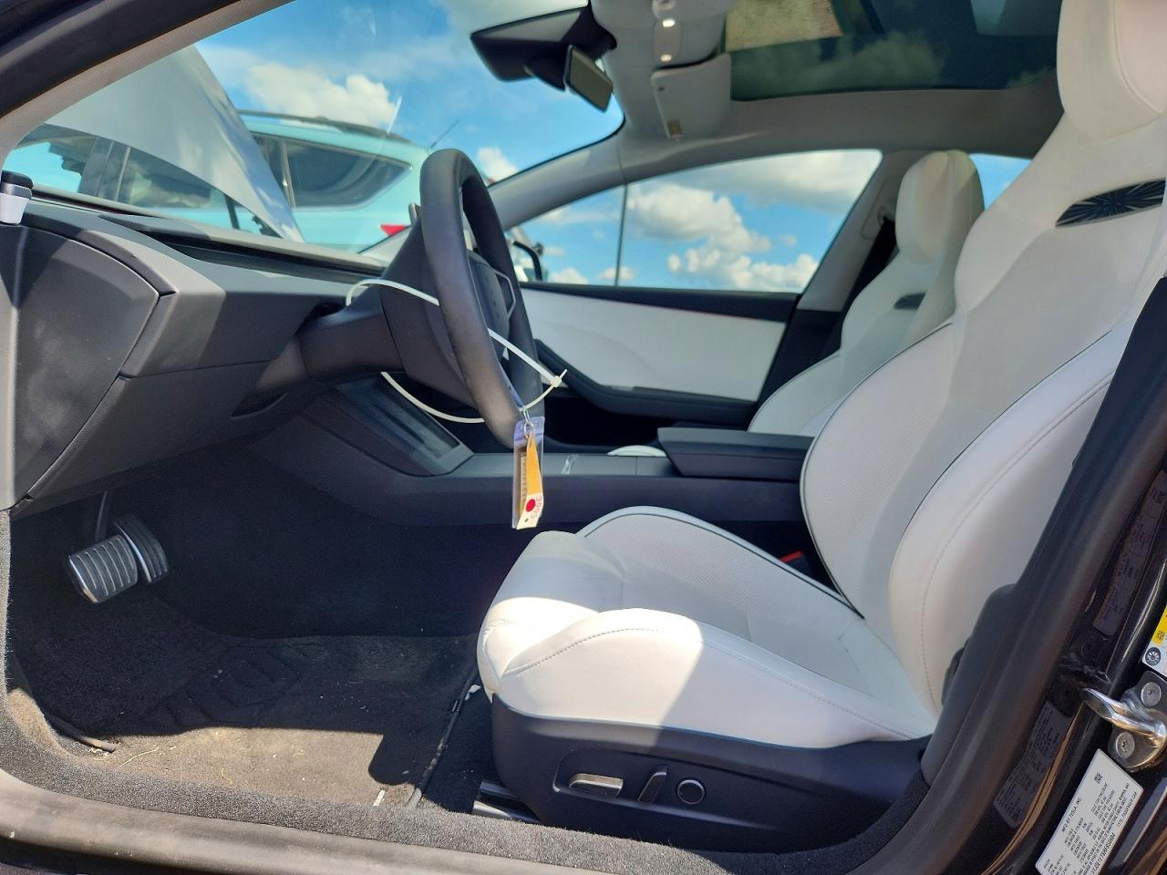 2024 Tesla Model 3 - Image 7