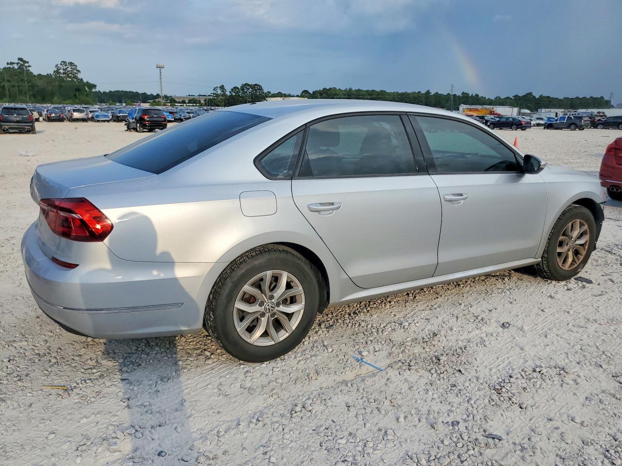 2018 Volkswagen Passat S - Image 3