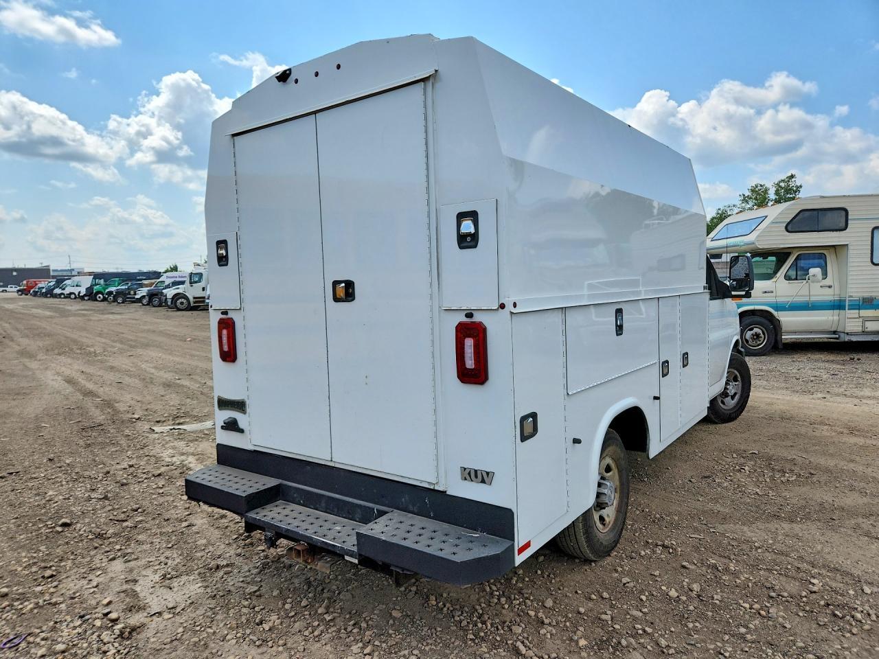 2019 Chevrolet Express G3500 - Фото 3