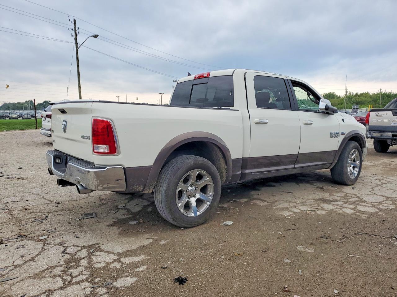2017 Ram 1500 Laramie - Image 3