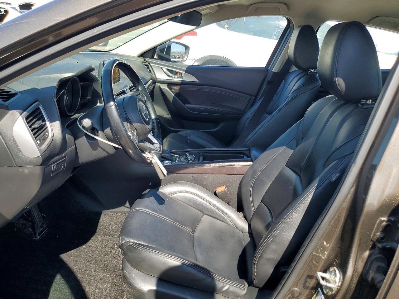 2017 Mazda 3 Touring - Image 7
