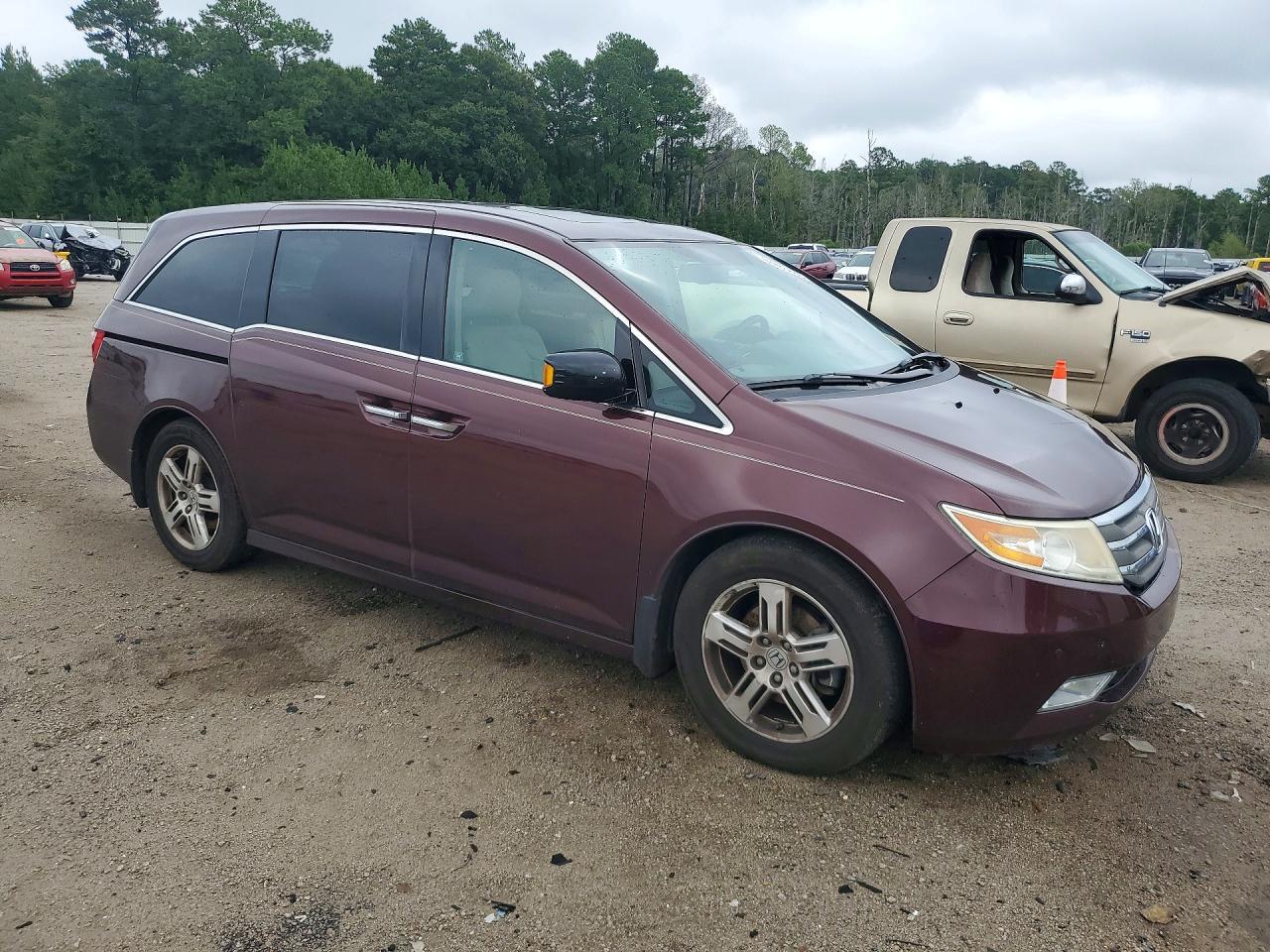 2012 Honda Odyssey Touring - Image 4