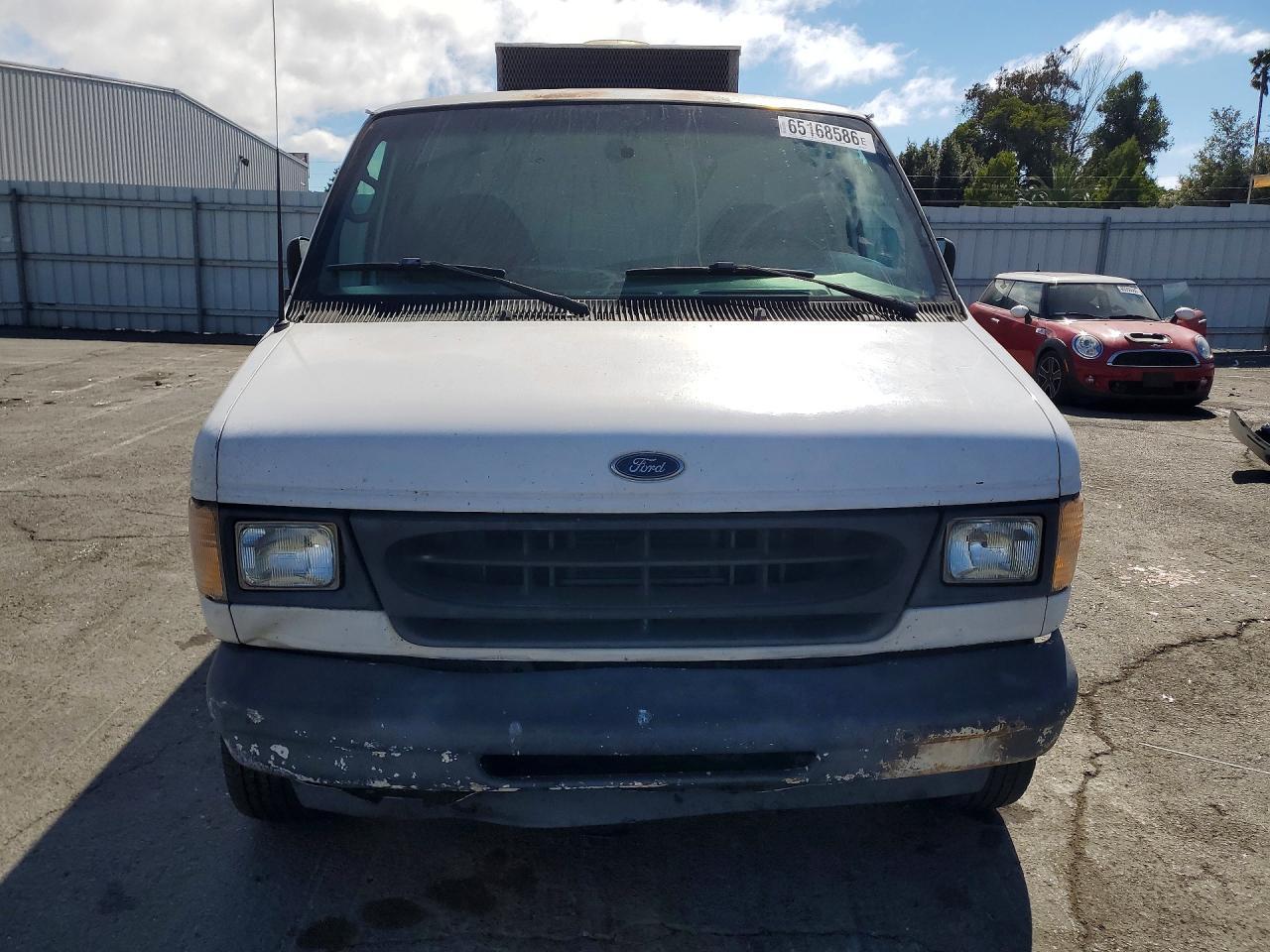 2001 Ford E250 Refrigerated Delivery Van - Фото 5