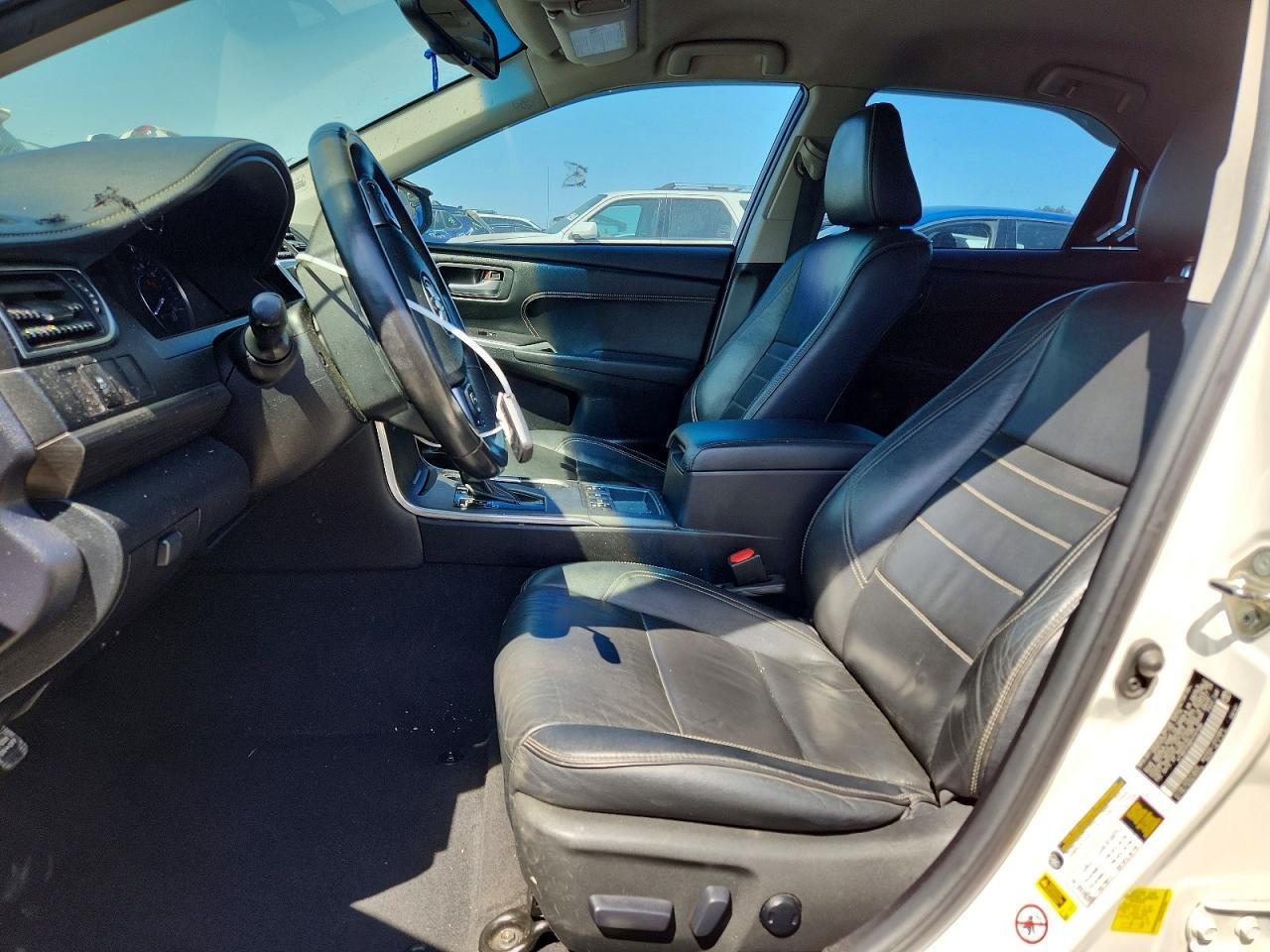 2015 Toyota Camry Hybrid Xle - Image 7