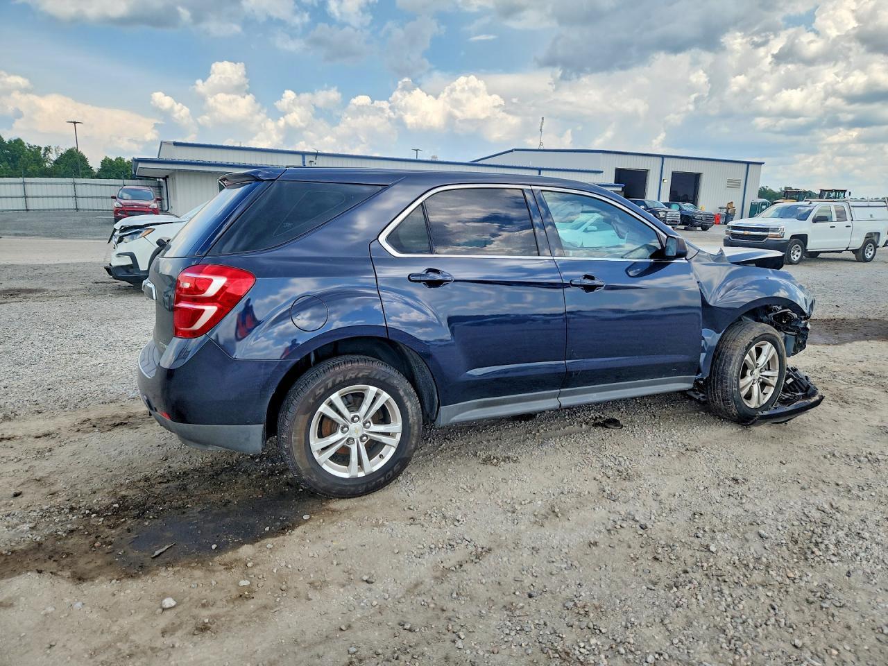 2016 Chevrolet Equinox Ls - Image 3