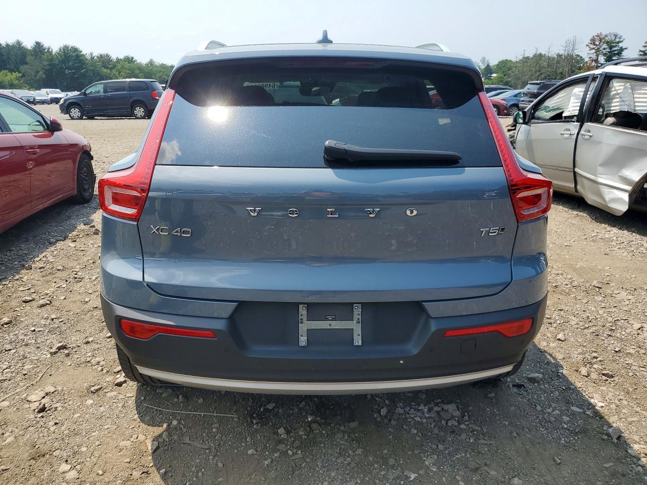 2022 Volvo Xc40 T5 Inscription - Image 6