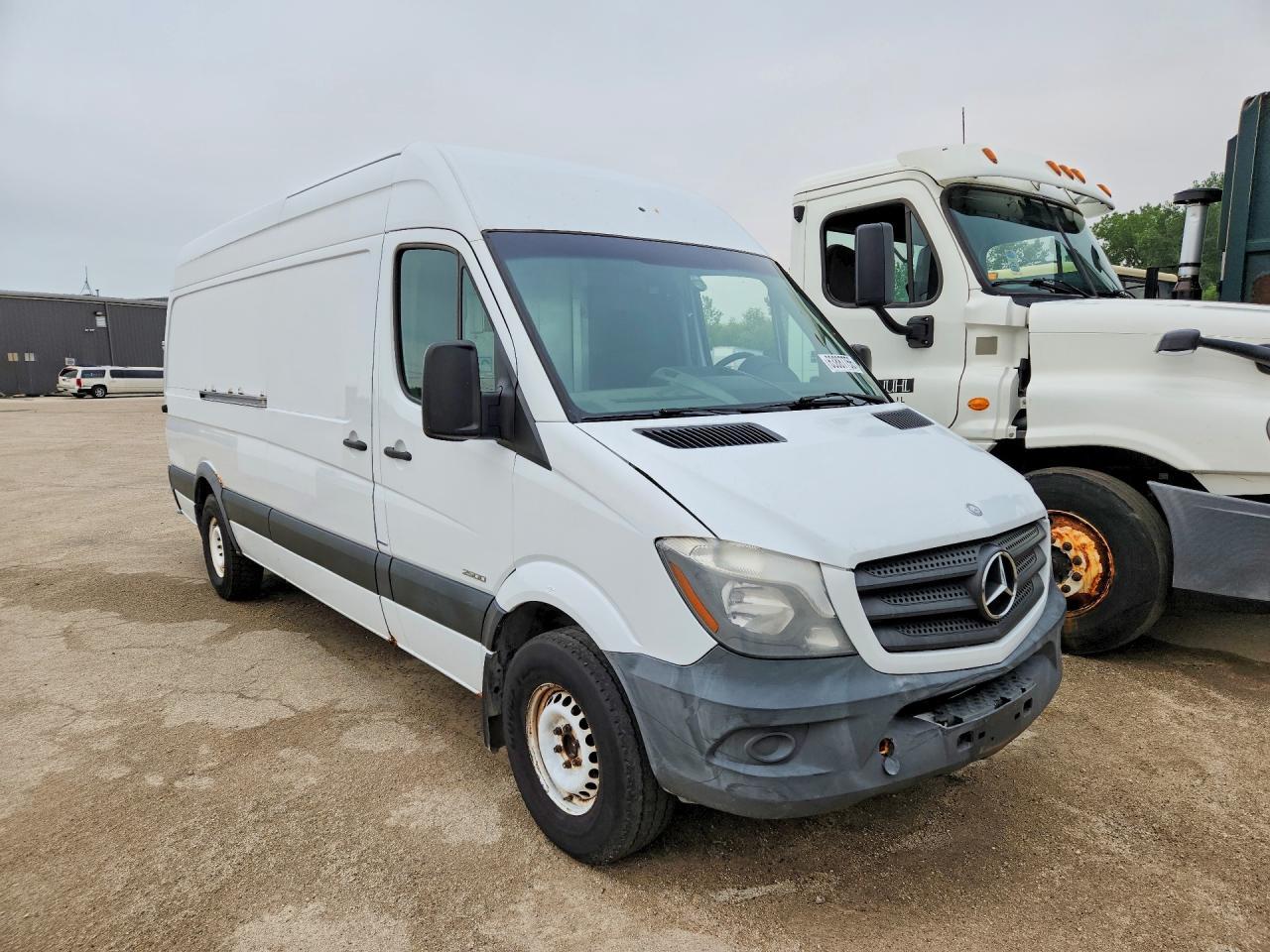 2014 Mercedes-Benz Sprinter 2500 Delivery Van - Image 4