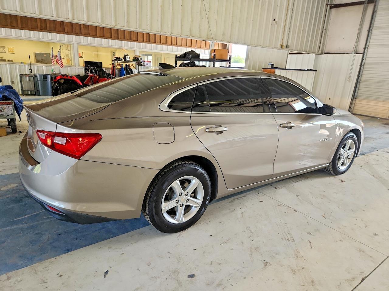 2023 Chevrolet Malibu Ls - Фото 3