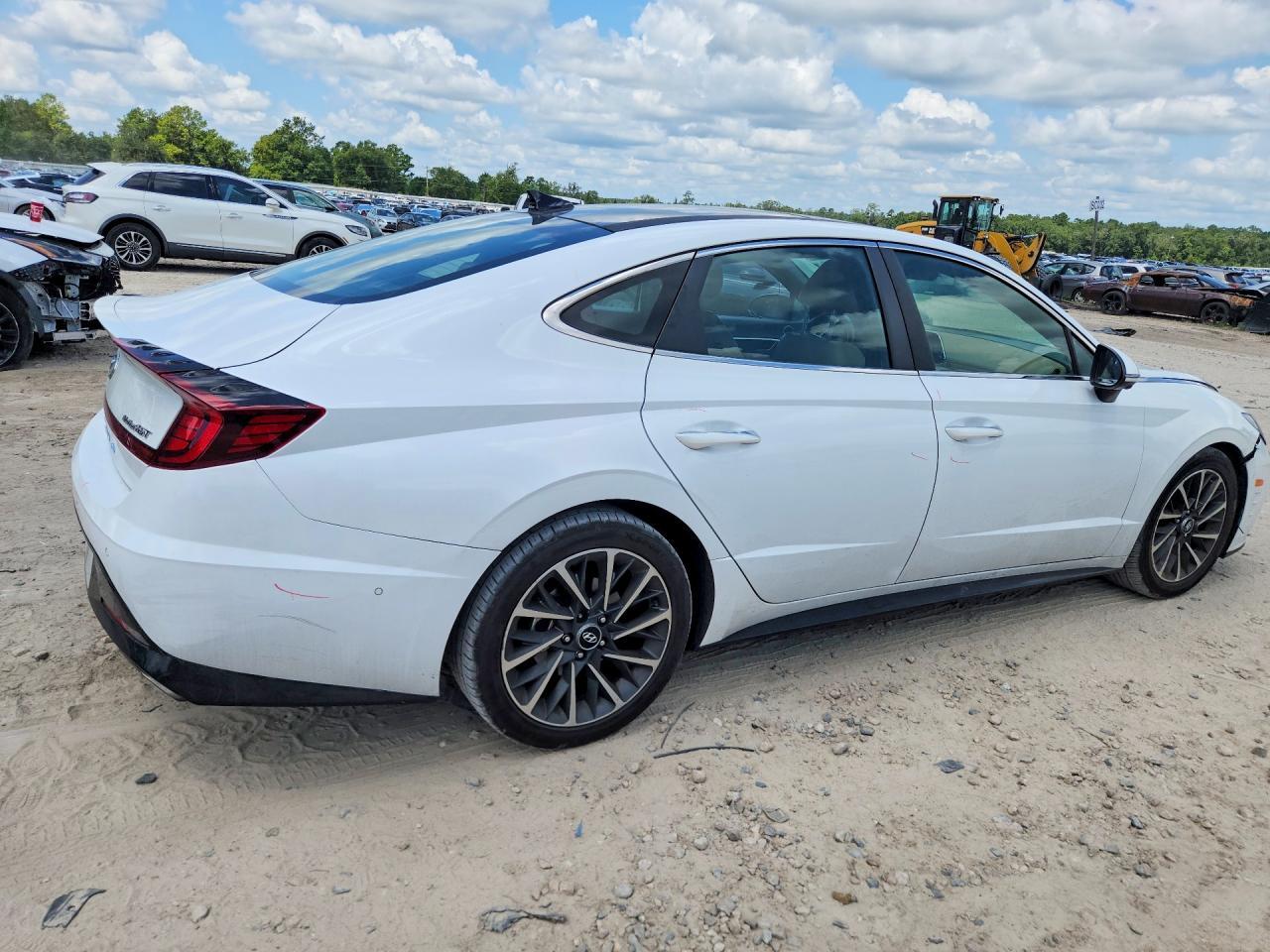 2020 Hyundai Sonata Limited - Image 3