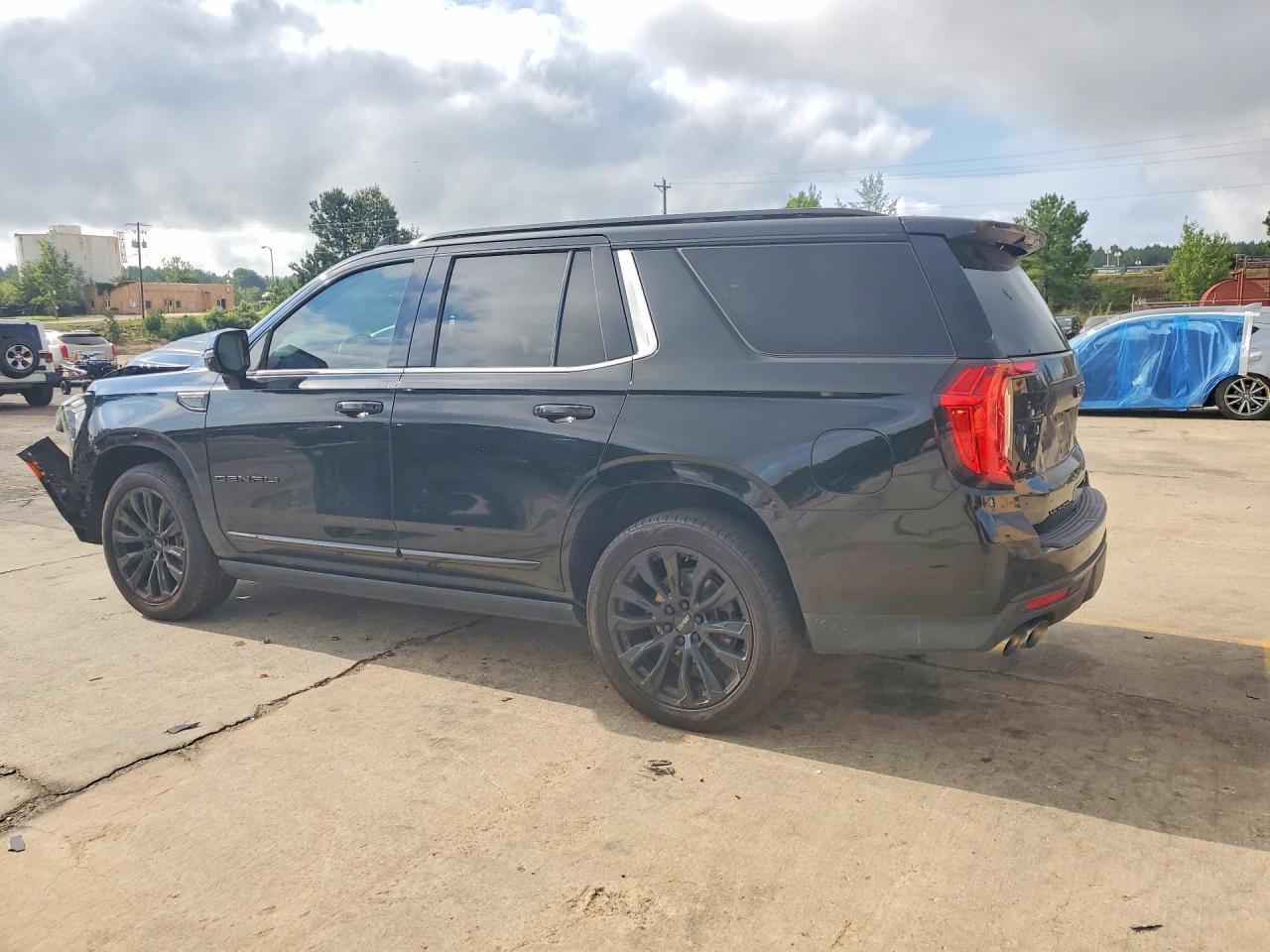 2021 GMC Yukon Denali - Фото 2