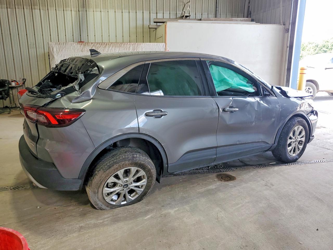 2024 Ford Escape Active - Image 3