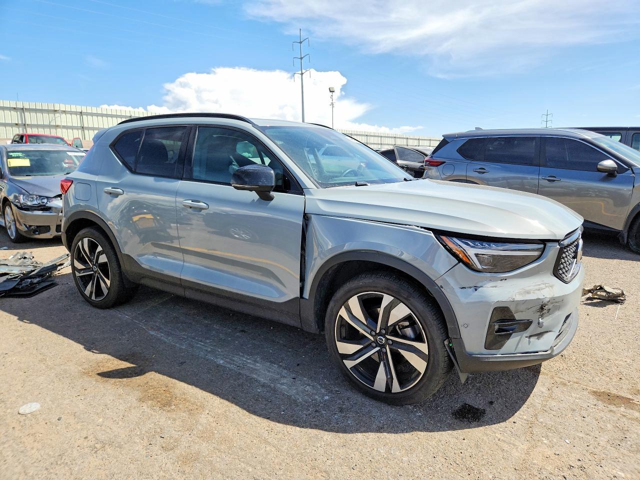 2025 Volvo Xc40 Plus - Фото 4