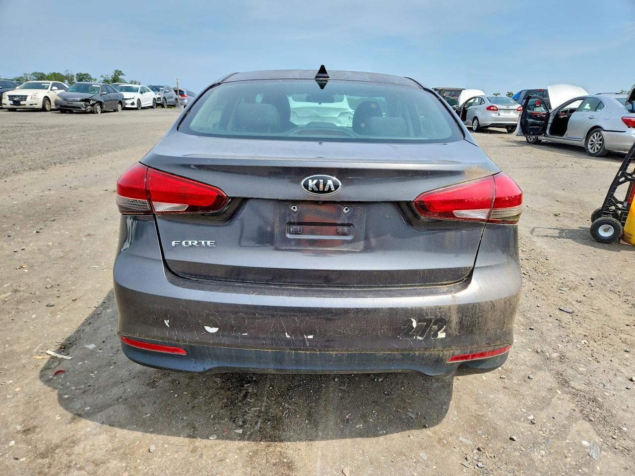 2018 Kia Forte Lx - Image 6