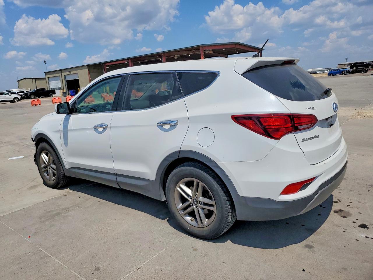 2018 Hyundai Santa Fe Sport 2.4L - Фото 2