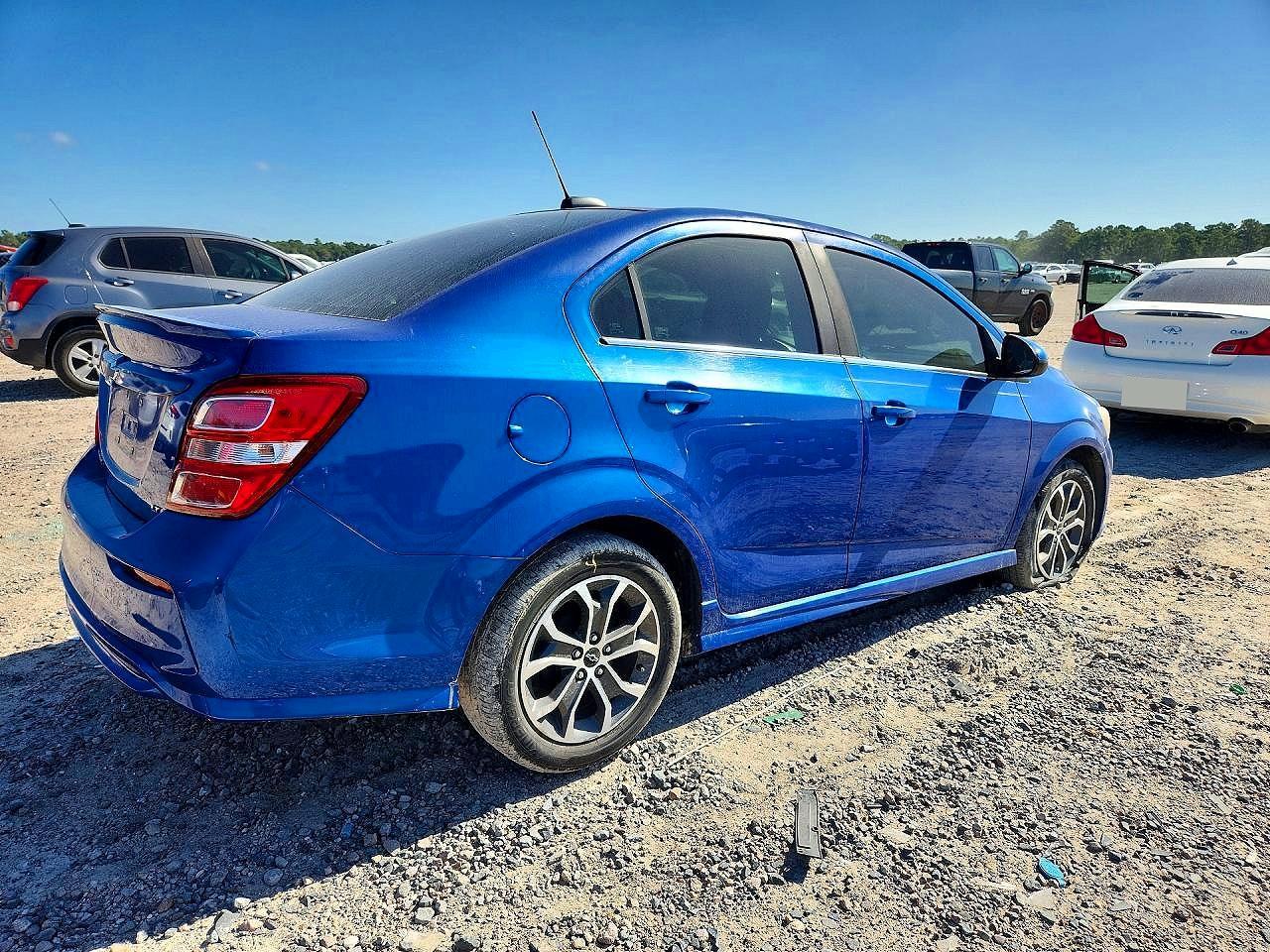 2018 Chevrolet Sonic Lt - Image 3