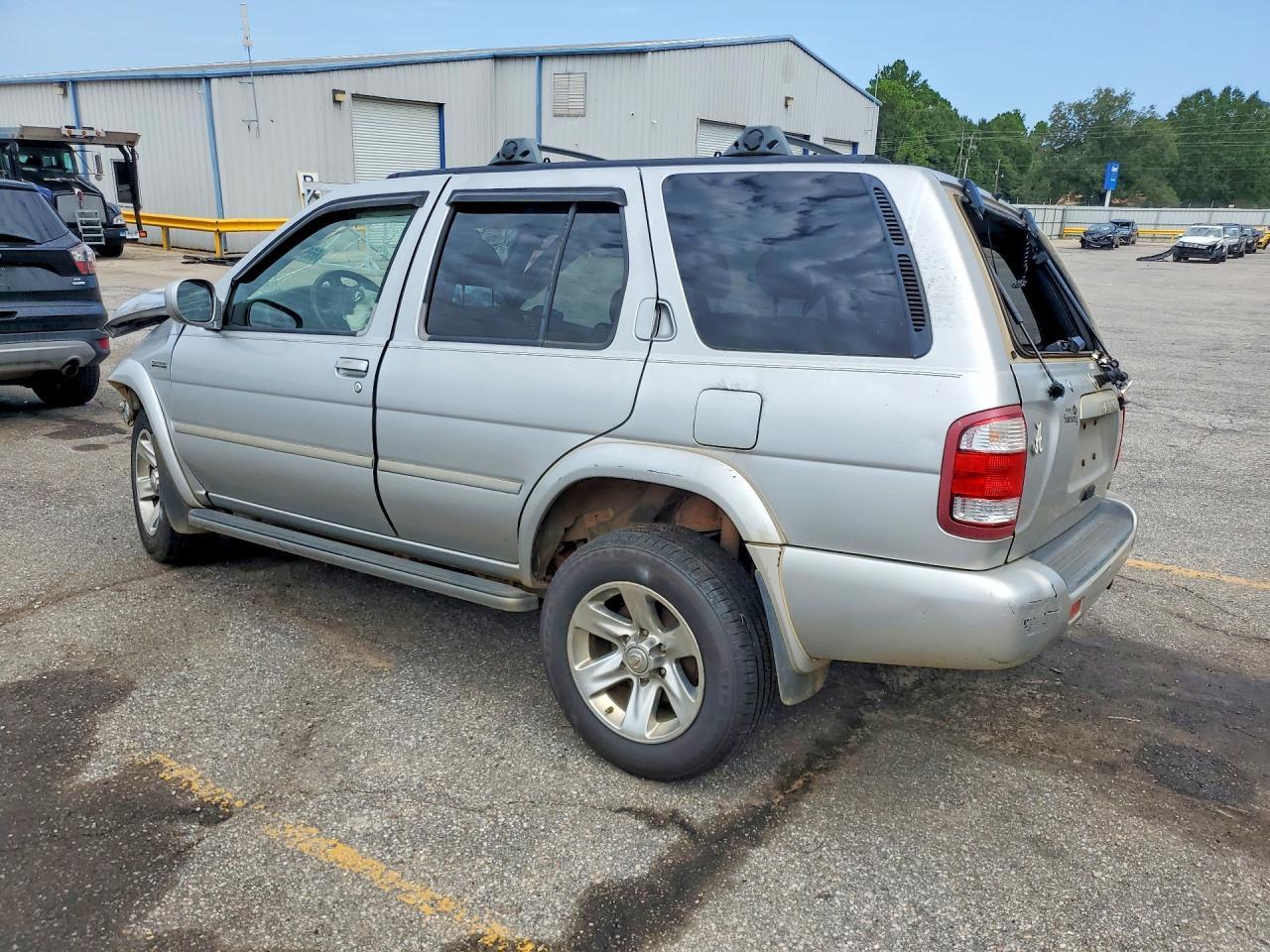 2004 Nissan Pathfinder Se - Image 2