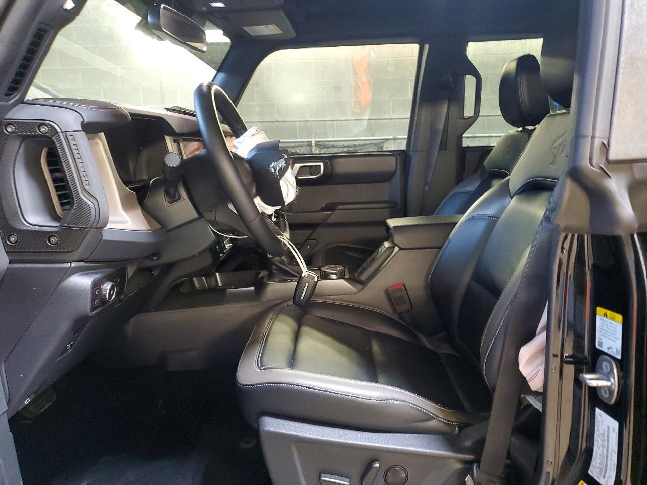 2025 Ford Bronco Outer Banks - Фото 7