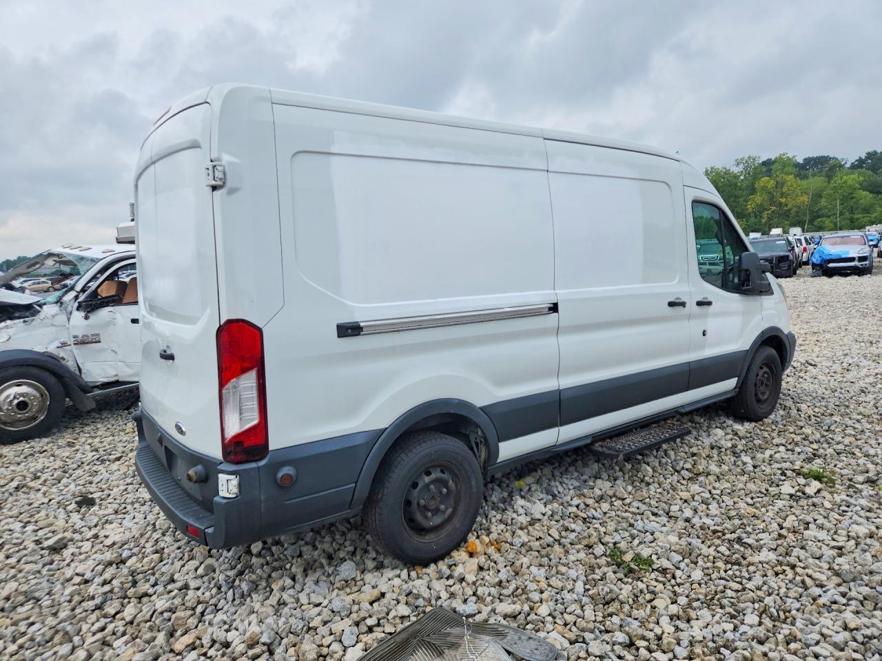 2017 Ford Transit 150 Delivery Van - Фото 3