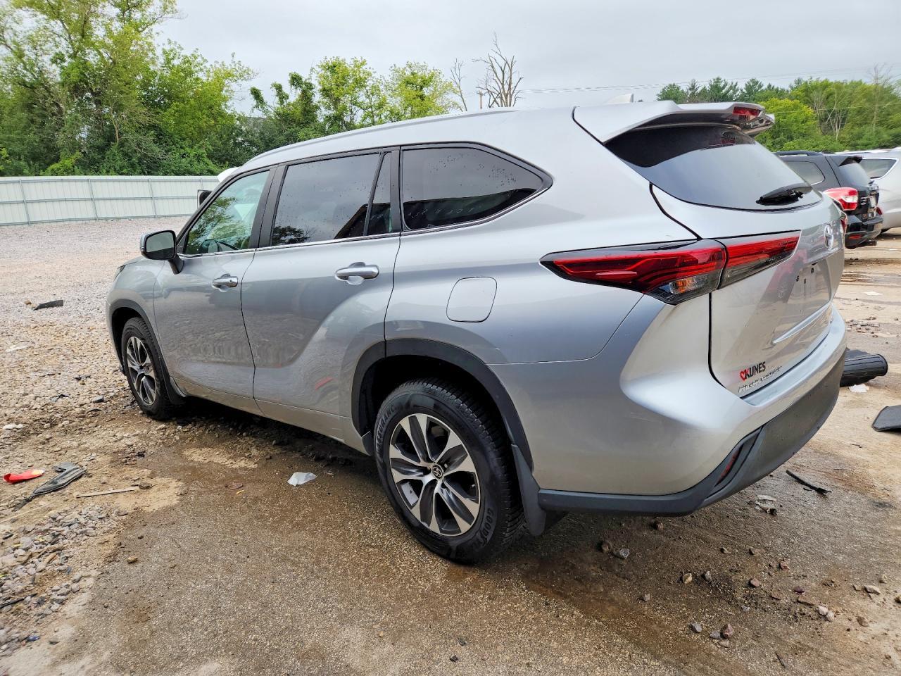 2023 Toyota Highlander Xle - Image 2