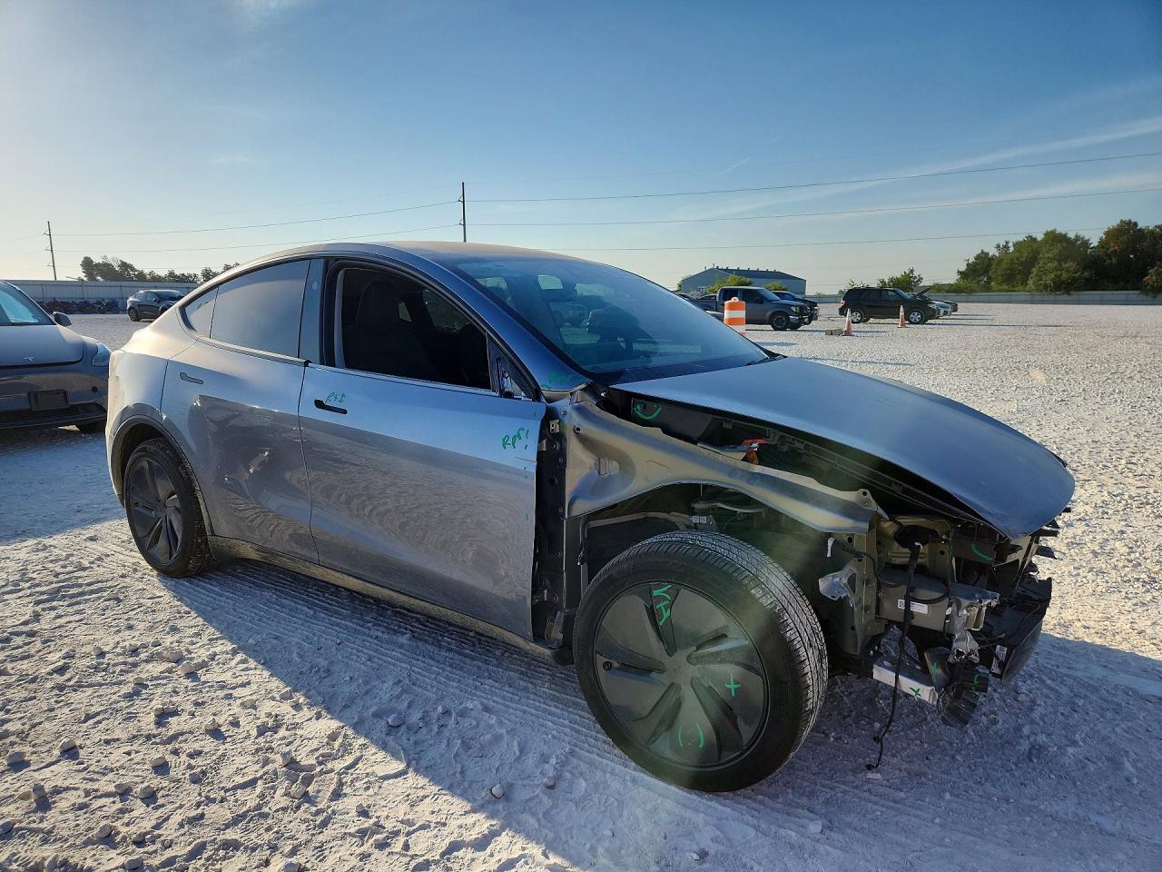 2026 Tesla Model Y - Фото 4