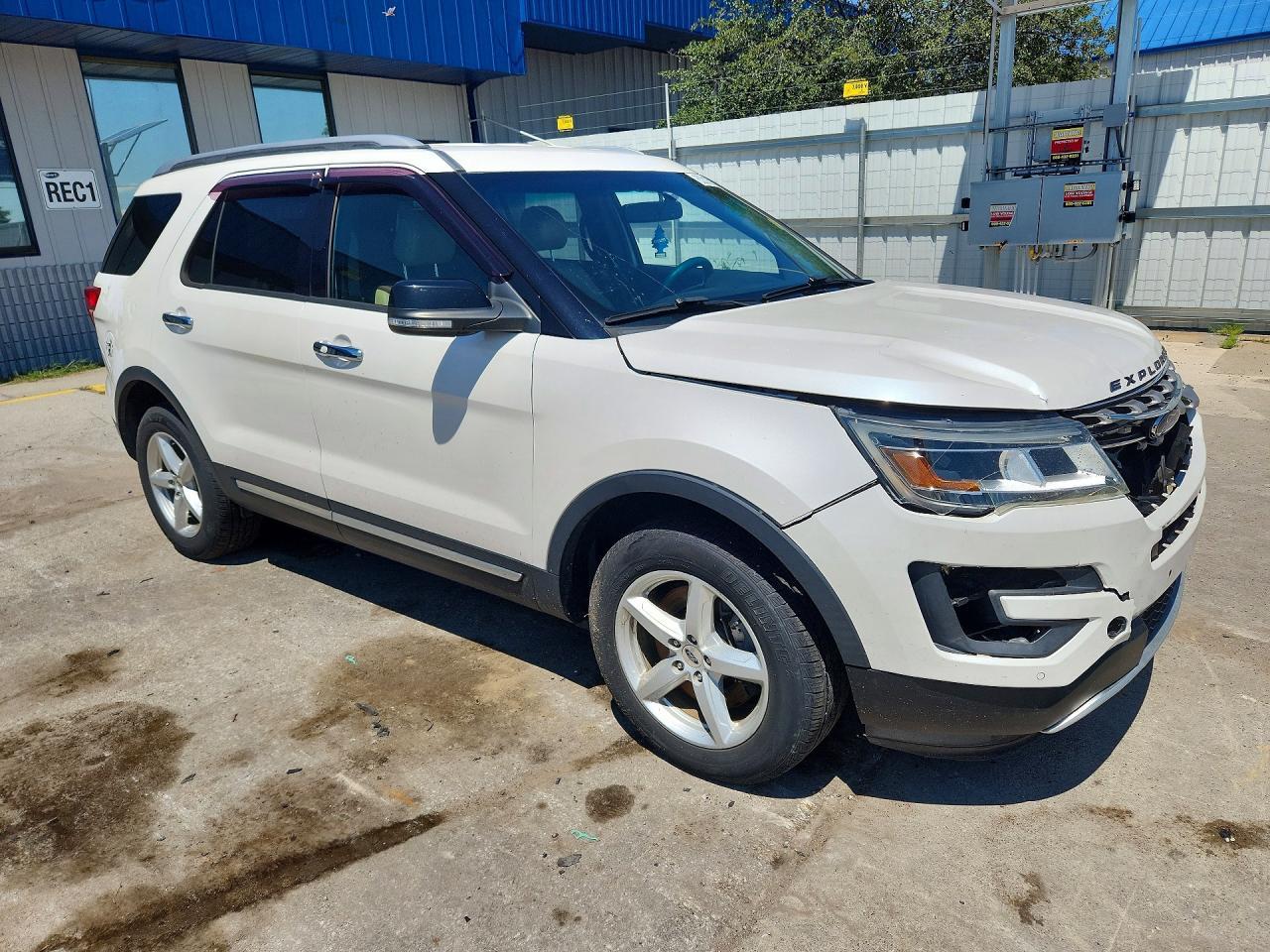 2016 Ford Explorer Xlt - Image 4