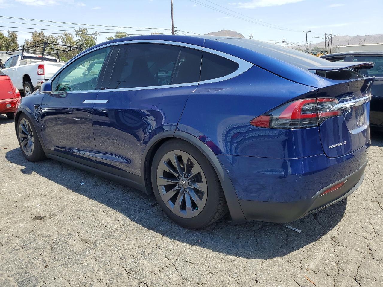 2017 Tesla Model X - Фото 2