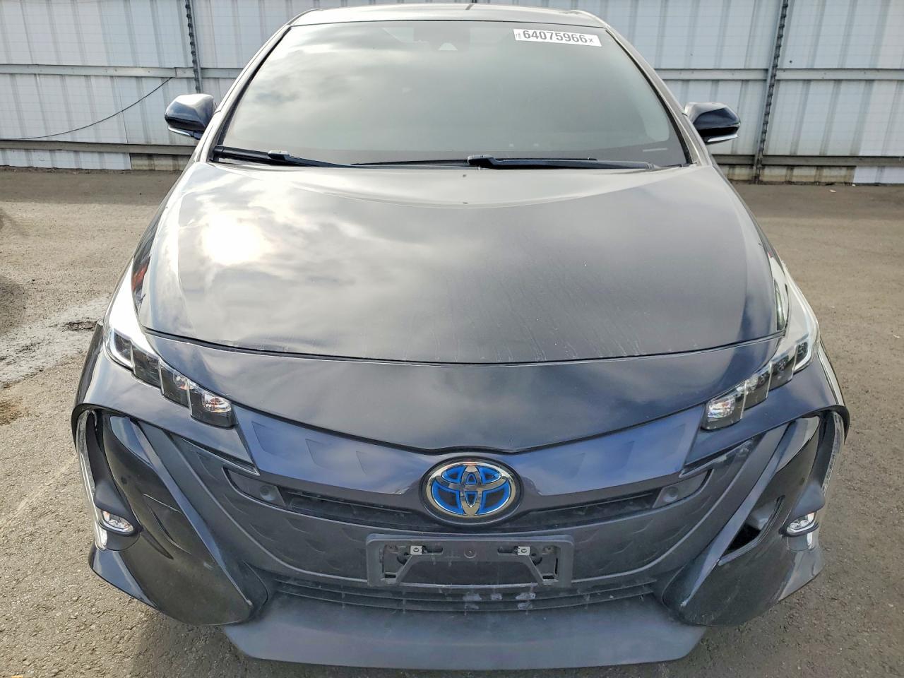 2020 Toyota Prius Prime Limited - Image 5