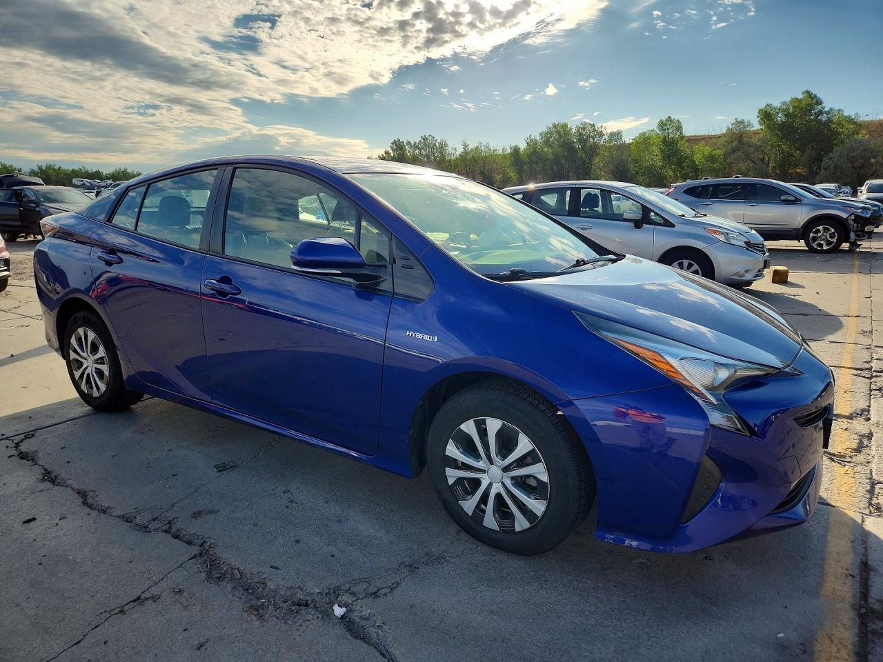 2016 Toyota Prius Two Eco - Фото 4