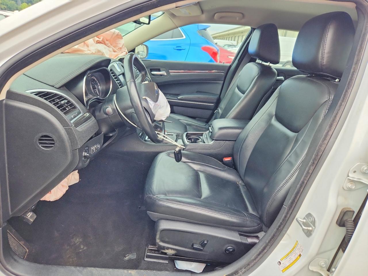 2019 Chrysler 300 Touring - Фото 7