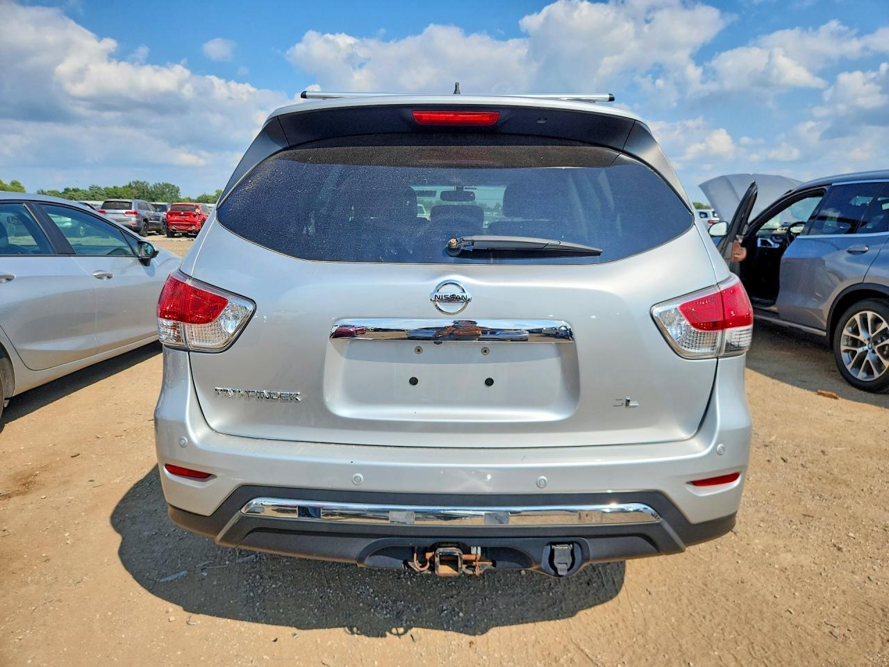 2013 Nissan Pathfinder S - Image 6