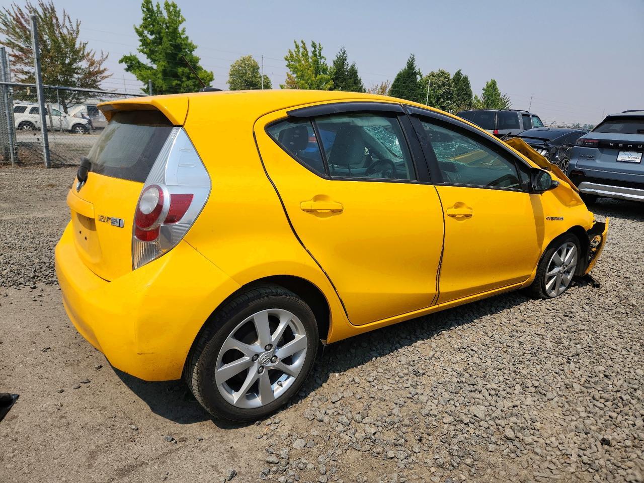2014 Toyota Prius C Four - Image 3